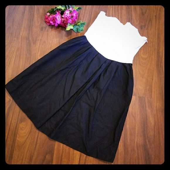 💕3 for $20💕 Zara Black White Strapless Dress - Picture 2 of 5